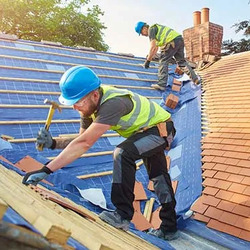 Oprava strechy: Ako predísť vážnym poškodeniam domu